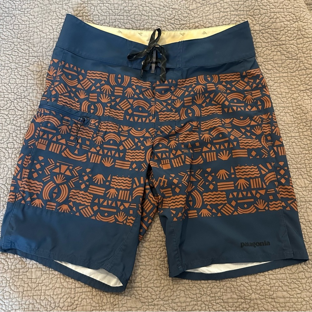 Patagonia Men's Geometric Blue and Orange Board Shorts Swimsuit Size 29
